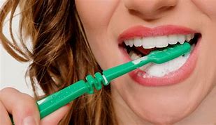youll wonder where the yellow went when you brush your teeth with pepsodent